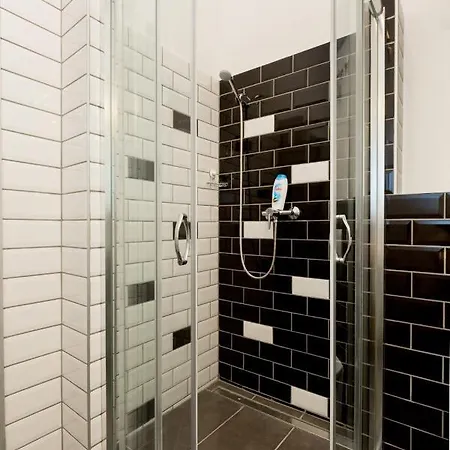 K10 A Kazinczy Διαμέρισμα *